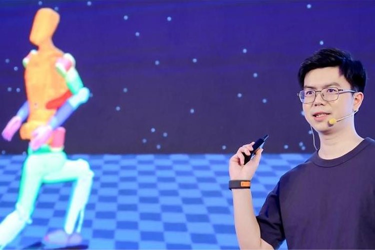 天才少年稚晖君710公海寰宇机器人走路进场！AI模型做大脑，目标售价20万以内